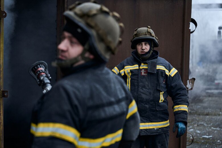 Russians shelled Kherson in morning and hit lyceum 07