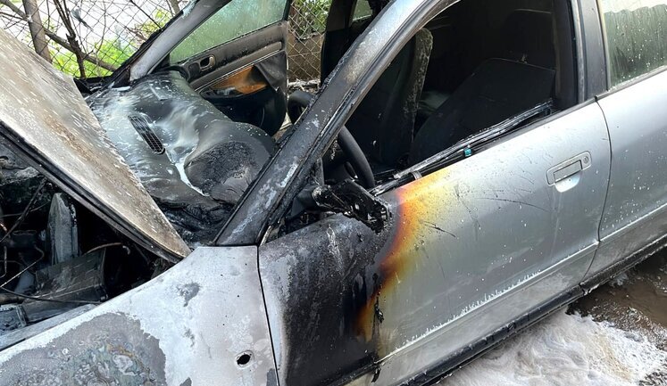 Двоє жителів Рівного на замовлення спецслужб РФ спалили цивільну автівку, яку видали за машину ЗСУ, - Нацполіція. ВІДЕО+ФОТОрепортаж