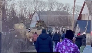 "Убегают с#ки", - жители Ични без оружия остановили рашистских оккупантов. ВИДЕО