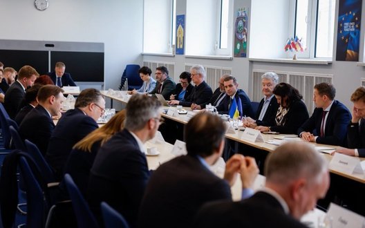 Порошенко провів зустріч із послами ЄС: обговорили мир, реформи та членство України. ФОТОрепортаж