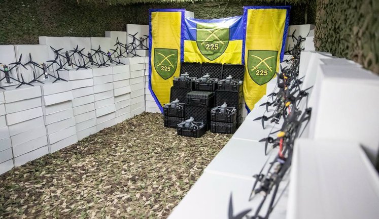 Бійці 225 ОШП отримали 3100 різних дронів від громади Києва, - Кличко. ФОТОрепортаж