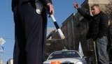 В Луганской больнице Могилев наградил гаишника, которого изувечил депутат Ландык