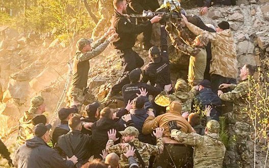 Пролежав добу з переломами: на Рівненщині врятували 10-річного хлопчика, який впав у кар’єр. ФОТОрепортаж