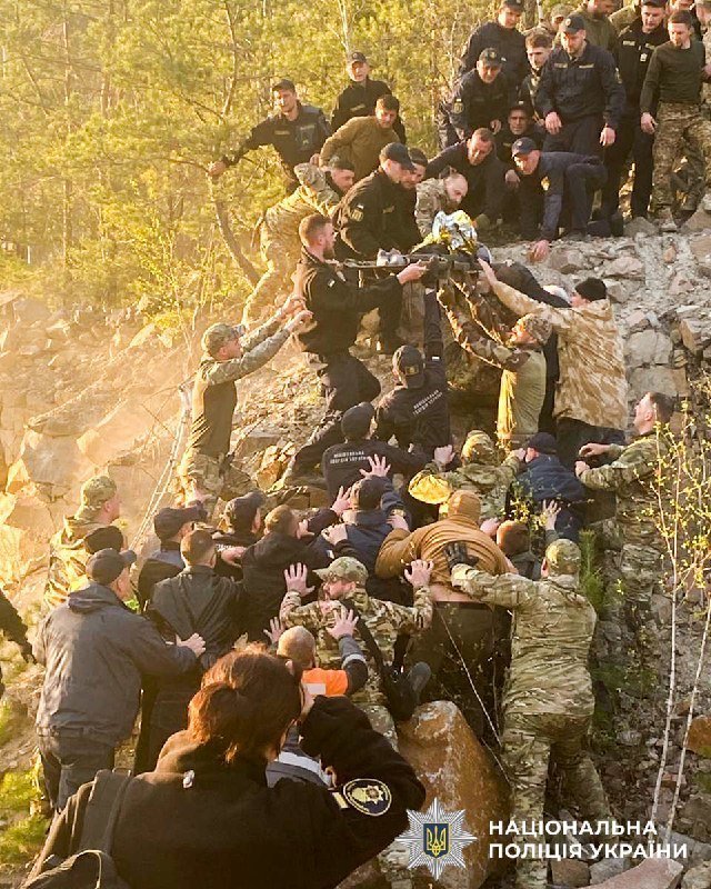 на Рівненщині рятували хлопчика, що впав у кар’єр