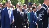 "Не відсікаємо людей! Бульвар відкритий!": Зеленський пішки пройшов від Ради до будівлі Адміністрації Президента. ВІДЕО+ФОТОрепортаж
