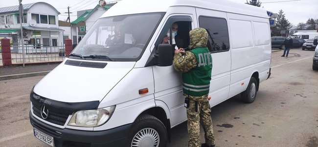 Найбільш завантаженими після Різдва залишаються пункти пропуску Грушів, Шегині та Ужгород, - Держприкордонслужба 02 Найбільш завантаженими після Різдва залишаються пункти пропуску Грушів, Шегині та Ужгород, - Держприкордонслужба 02