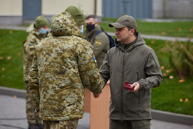 Зеленский посетил отделение пограничной службы Рассыпное на Луганщине 23