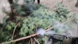 Українські розвідники заскочили зненацька окупанта, який спав на позиції, та ліквідували його. ВIДЕО