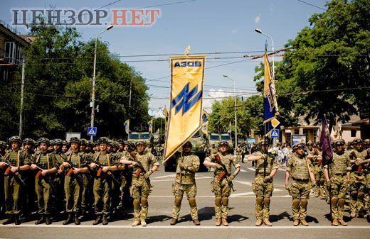 Третя річниця визволення Маріуполя - парад захисників міста 03