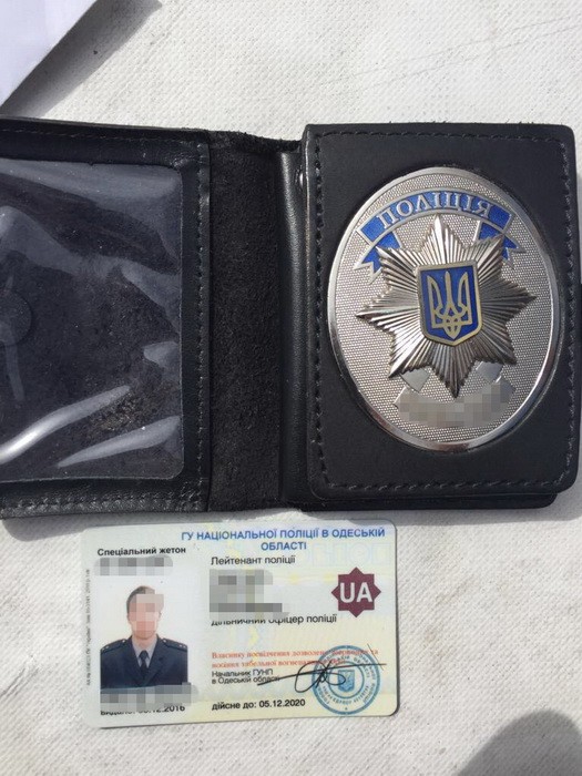 Лейтенант полиции задержан в Одессе при получении 10 тыс. грн взятки, - СБУ 03 Лейтенант полиции задержан в Одессе при получении 10 тыс. грн взятки, - СБУ 03