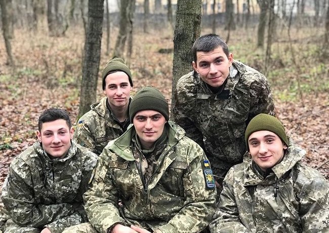 Фотографії загиблих в Ан-26 курсантів 151-ї групи університету Повітряних сил ЗСУ 02