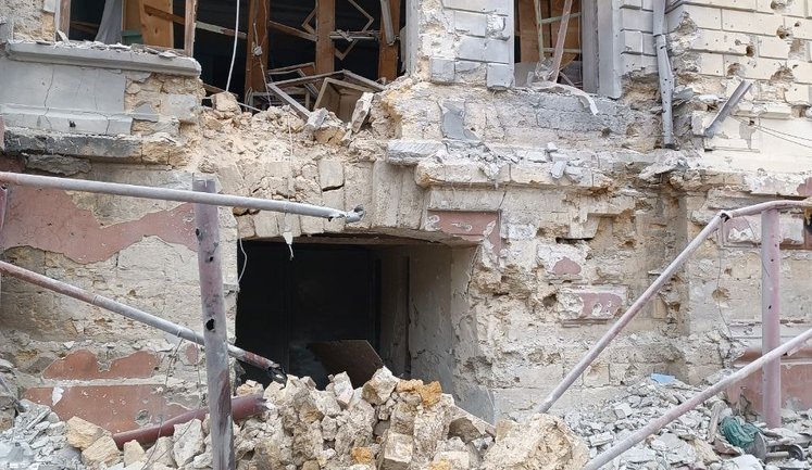 Два человека погибли и шестеро ранены вследствие российских обстрелов Херсонской области