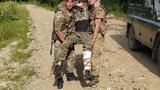 На кордоні з Румунією хлопець застряг у колючому дроті, йому довелося викликати швидку допомогу, - Держприкордонслужба. ФОТО
