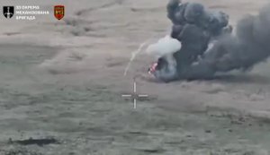 Техніка окупантів затонула під час спроби форсування річки Казенний Торець на Донеччині. ВIДЕО