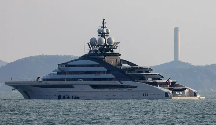 Яхта мільярдера Мордашова під російським прапором пройшла через Ормузьку протоку, - ВВС. ФОТО