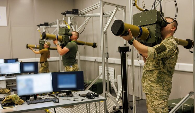 British instructors train Ukrainian recruits on Starstreak MANPADS. PHOTOS