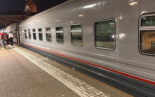 Нічний рух пасажирських потягів заборонили в окупо