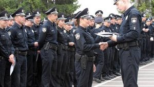 Киевские патрульные получили первые офицерские звания. ФОТОрепортаж
