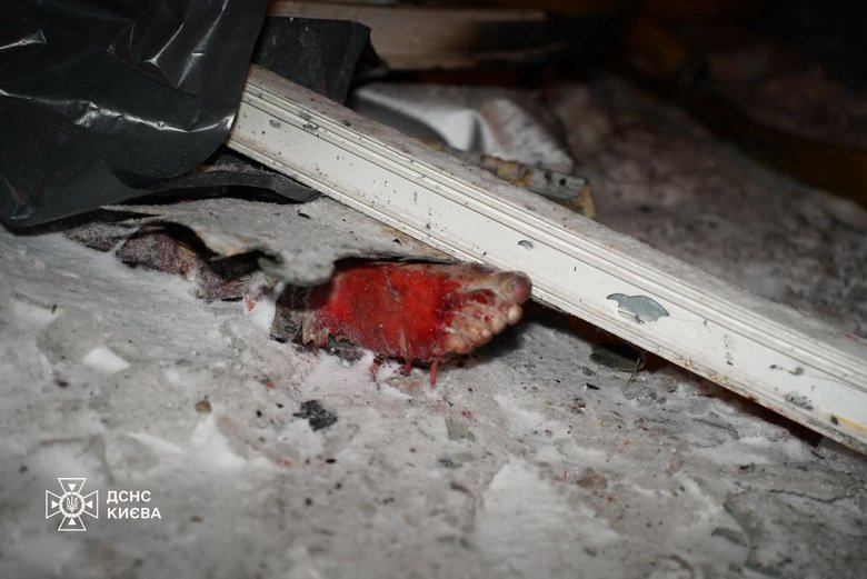 Нічна атака на Київ: 3 загиблих, 18 поранених, серед них рятувальники