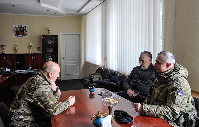 Авдіївка. Будні міста і промзони 04