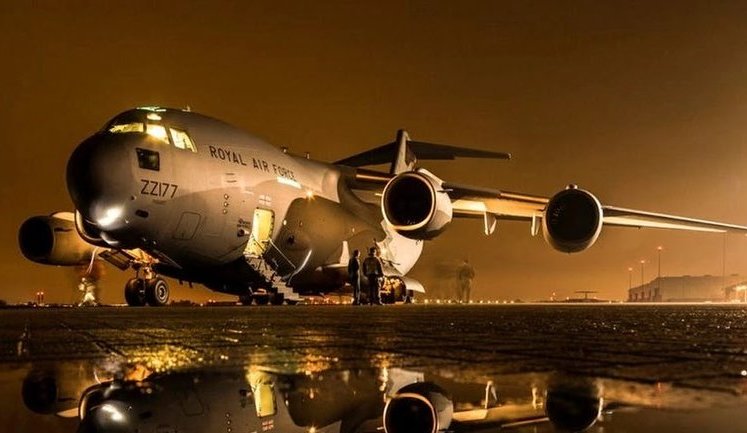 Британские C-17 доставили в Украину противотанковое оружие. Самолетам пришлось облетать Германию