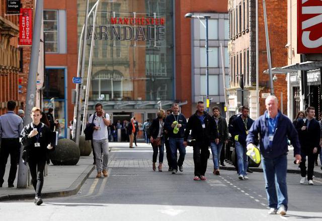 В Манчестере эвакуировали торговый центр, - Reuters 05 В Манчестере эвакуировали торговый центр, - Reuters 05