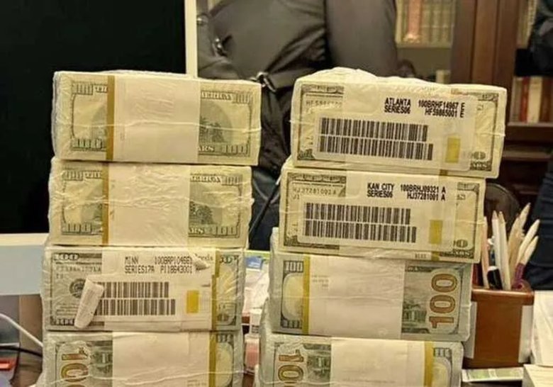 долари,міндіча