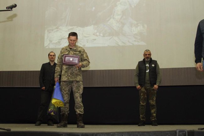 У Дніпрі нагородили робітників війни - Народних Героїв України 02