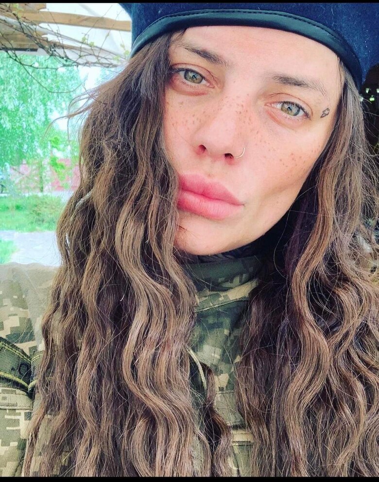 Шура Рязанцева: Колись я була стилістом 95 кварталу і вдягала Зеленського. Тепер - лише мрію заїхати на танку в Крим 06