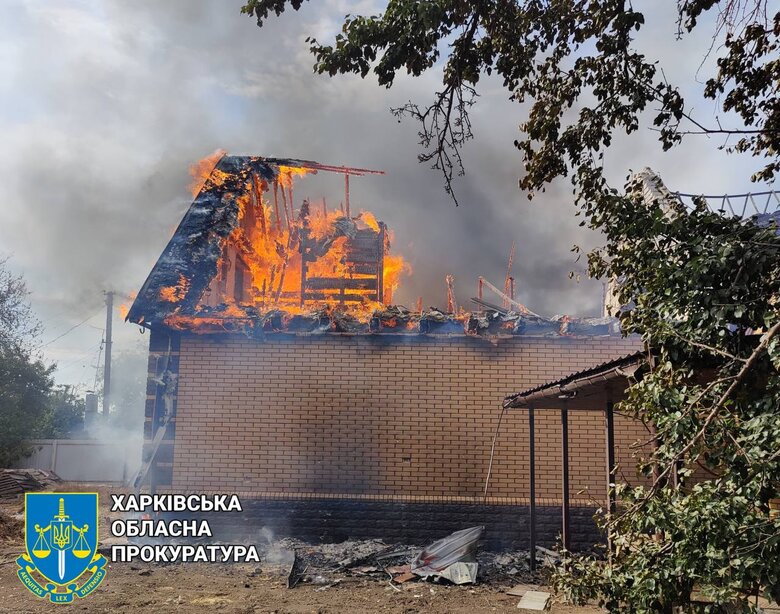 На місці прильоту у Боровій виникла пожежа