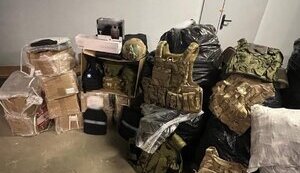 Вилучену амуніцію і медикаменти на 2 млн грн, які ввезли для продажу як "гуманітарку", передали захисникам України. ФОТО