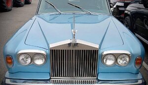 В Україну намагалися незаконно ввезти елітний Rolls Royce 1976 року випуску