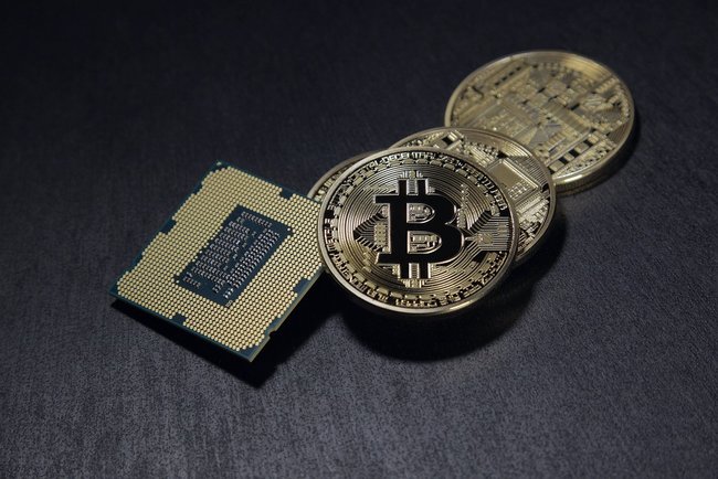 ОВГЗ и Биткоин. Куда вкладывают деньги депутаты 02