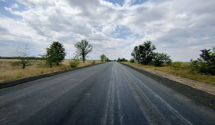 Агентство відновлення завершило ремонт 6 ключових доріг на Дніпропетровщині. ФОТО
