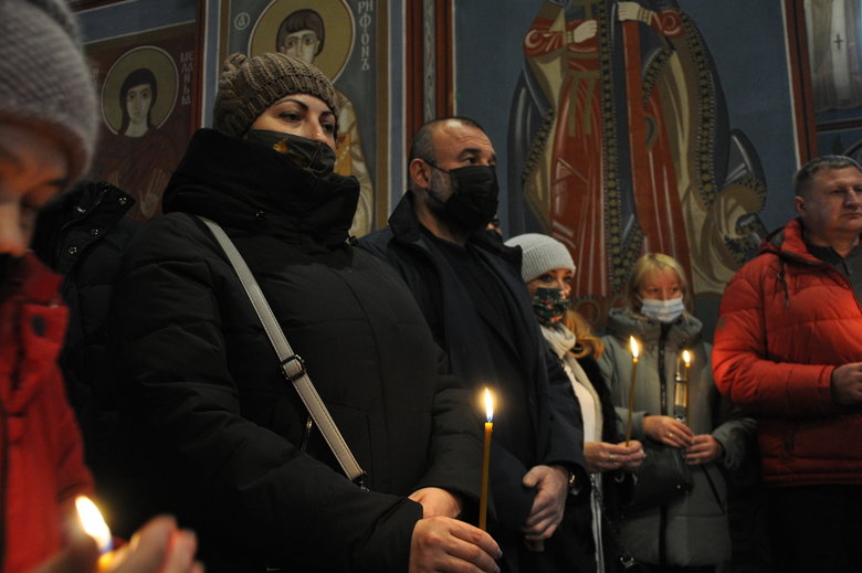 У Києві відбулась панахида за загиблими захисниками Донецького аеропорту 08 У Києві відбулась панахида за загиблими захисниками Донецького аеропорту 08