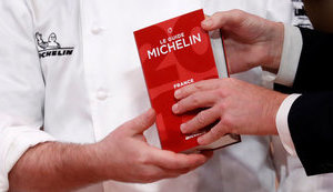 Керівництво "Мішлен" вибачилося за "гастрономічну необережність", у пресрелізі борщ перестав бути національною російською стравою, - посольство України