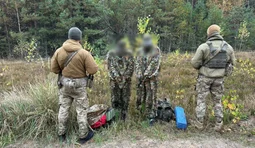 На кордоні затримали двох киян у &quot;кікіморах&quot;