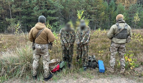 На кордоні затримали двох киян у &quot;кікіморах&quot;