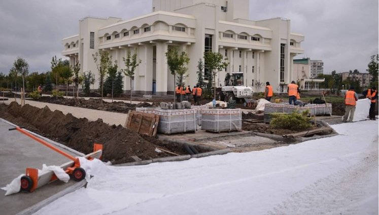Біля Шевченківського центру в Каневі створюють сучасний парк, - ОДА. ФОТОрепортаж