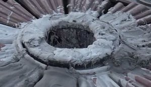 Вічний вогонь у Києві знову залили цементом, а посередині поставили хрест. ВІДЕО (оновлено)