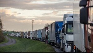 Блокування вантажівок на кордоні
