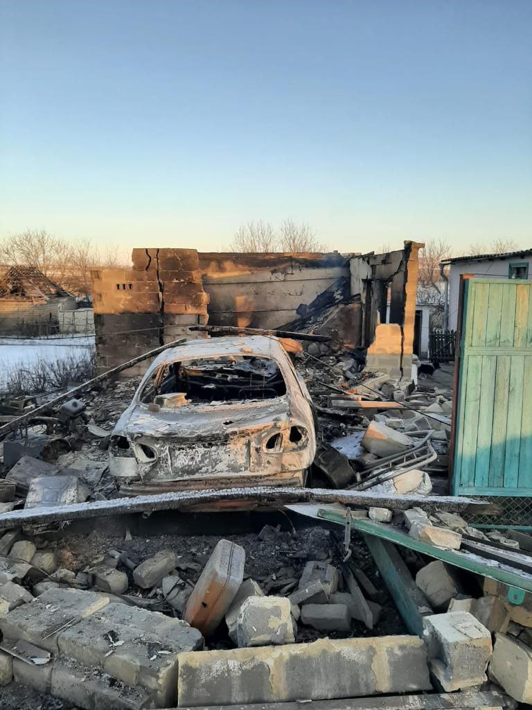 Последствия обстрелов Донеччины российскими оккупантами: погибли 2 гражданских, 7 человек получили ранения 10 Последствия обстрелов Донеччины российскими оккупантами: погибли 2 гражданских, 7 человек получили ранения 10
