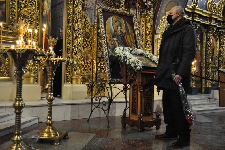 У Києві відбулась панахида за загиблими захисниками Донецького аеропорту 42 У Києві відбулась панахида за загиблими захисниками Донецького аеропорту 42