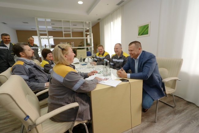 Філатов закликав великі промислові підприємства Дніпра приєднатися до екологічного переоснащення потужностей 01 Філатов закликав великі промислові підприємства Дніпра приєднатися до екологічного переоснащення потужностей 01