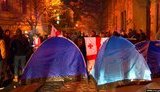 Опозиція заблокувала будівлю парламенту Грузії і закликала депутатів не виходити на роботу, щоб уникнути інцидентів