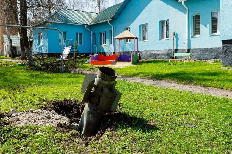 Село Рогань на Харківщині звільнене від російських окупантів та повертається до життя, - ОВА 07 Село Рогань на Харківщині звільнене від російських окупантів та повертається до життя, - ОВА 07