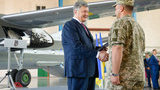 Порошенко передав Повітряним силам ЗСУ Ан-26: "Упевнений, що будуть інші літаки". ФОТОрепортаж