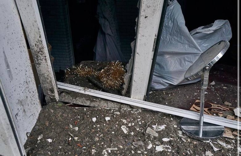 Consequences of shelling Kherson 07