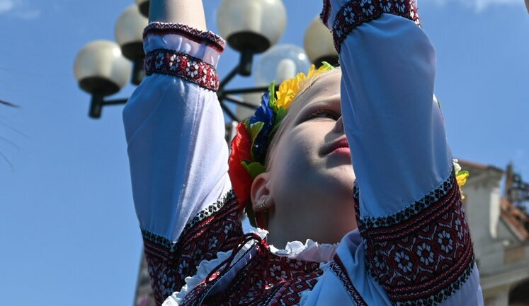 У Празі відбувся парад вишиванок. ФОТОрепортаж