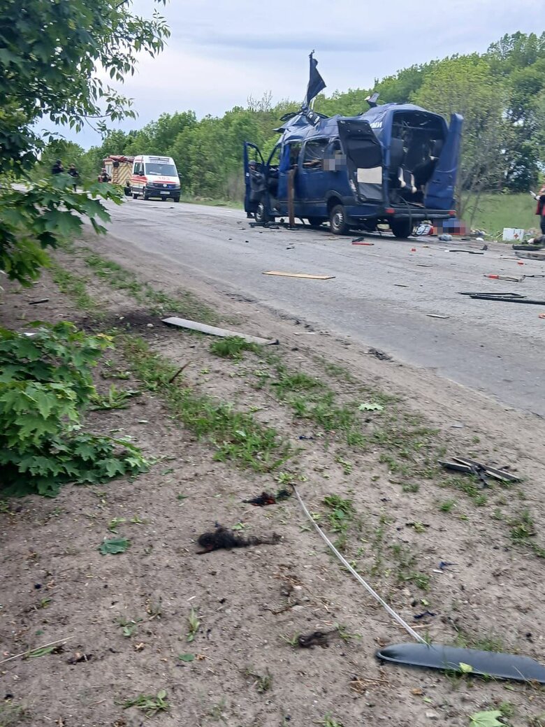 удар по автобусу в Белополье